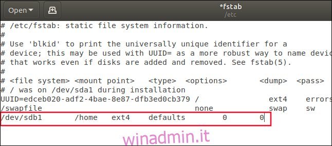 Utilizzo di gedit per modificare il file fstab
