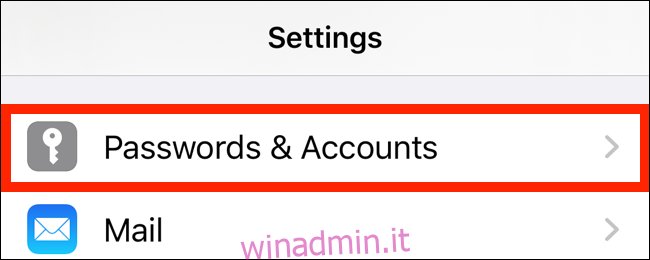 Tocca Password e account nell'app Impostazioni