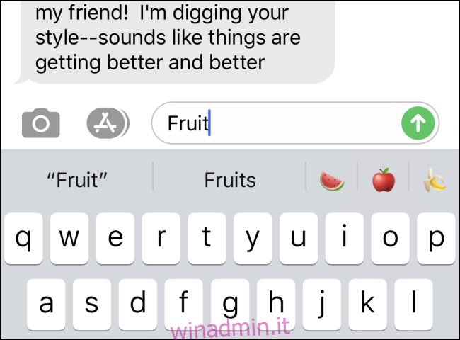Visualizzazione dei risultati della ricerca di emoji di frutta in Apple Message