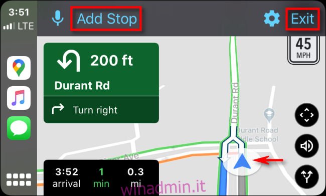 Seguire le indicazioni passo passo in Google Maps su CarPlay tramite iPhone.