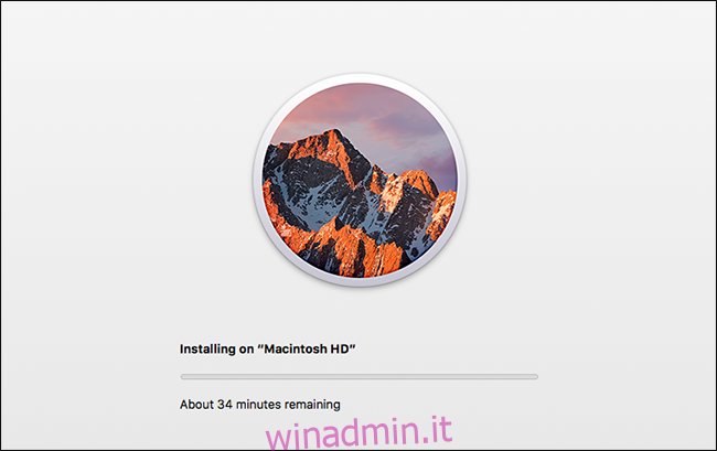 Una barra di avanzamento che mostra il processo di installazione di macOS.