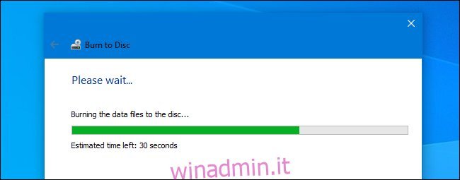 Masterizzazione di un disco masterizzata in corso nella procedura guidata di masterizzazione di Windows 10.