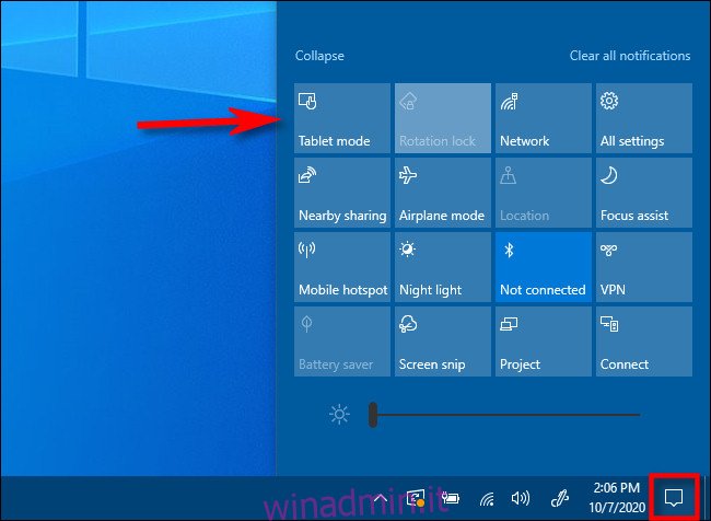 Nel Centro operativo di Windows 10, tocca il pulsante Modalità tablet.