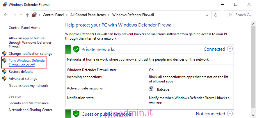 Il Pannello di controllo mostra come attivare o disattivare Windows Defender Firewall