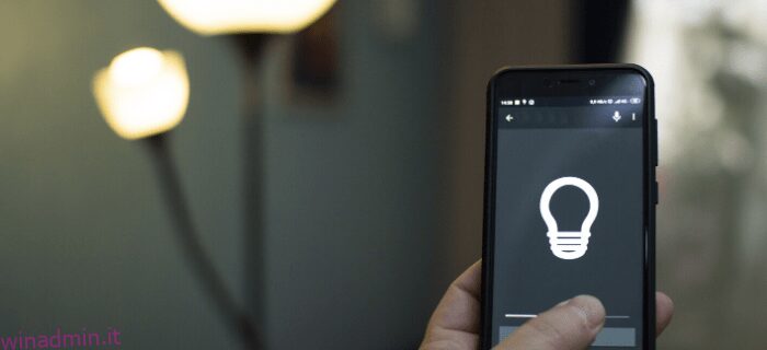 Come controllare le luci con un Android o iPhone